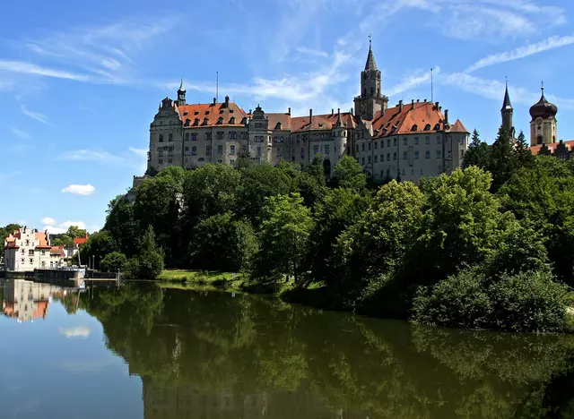 im Urlaub auf dem Bauernhof auf der Schwäbischen Alb einen Ausflug ins Schloss Sigmaringen machen, es zählt zu den größten Schlossanlagen in Deutschland