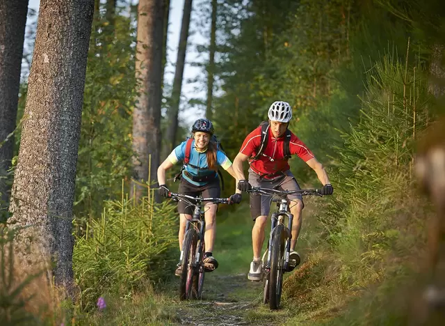 im Urlaub im Sauerland mit dem Mountainbike die Landschaft entdecken