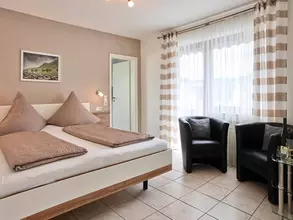 Doppelzimmer mit Dusche und WC im Alexanderhof in Leiwen