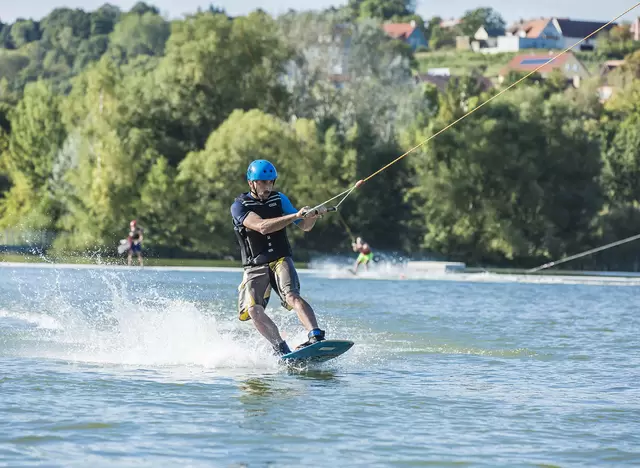 Wassersport auf dem Brombachsee im Fränkischen Weinland