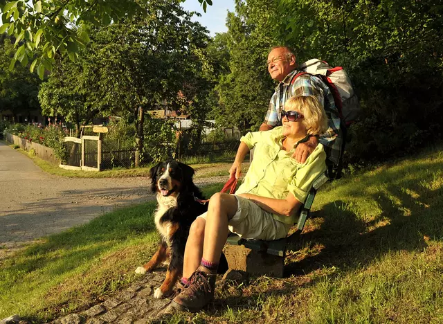 im Wanderurlaub mit Hund auf der Schwäbischen Alb herrliche Ausblicke genießen
