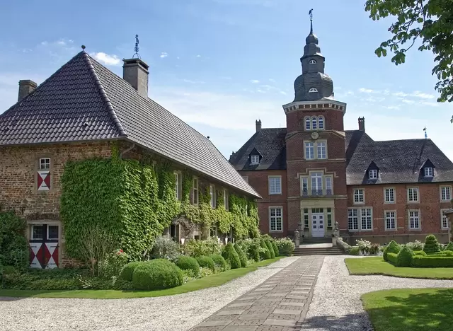 im Urlaub auf dem Bauernhof im Münsterland Schloss Sandfort in Olfen besichtigen