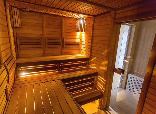 auf dem Gesundheitshof in Thüringen in der Sauna entspannen