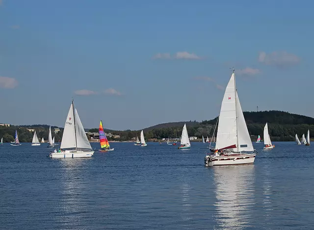 im Urlaub auf dem Bauernhof im Saarland segeln und Bootfahren auf dem Bostalsee