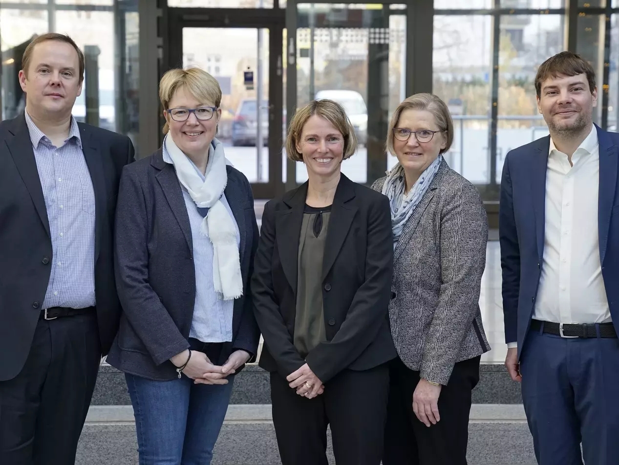 Bild des neu gewählten Vorstands der Bundesarbeitsgemeinschaft für Urlaub auf dem Bauernhof und Landtourismus in Deutschland e.V., von links nach rechts Michael Neukämper, Petra Brandt, Franziska Schmieg, Ute Mushardt und Martin Schulze