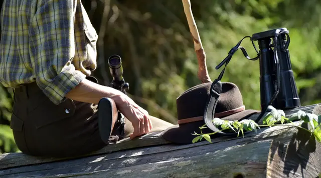 Person macht eine Pause in der Natur 
