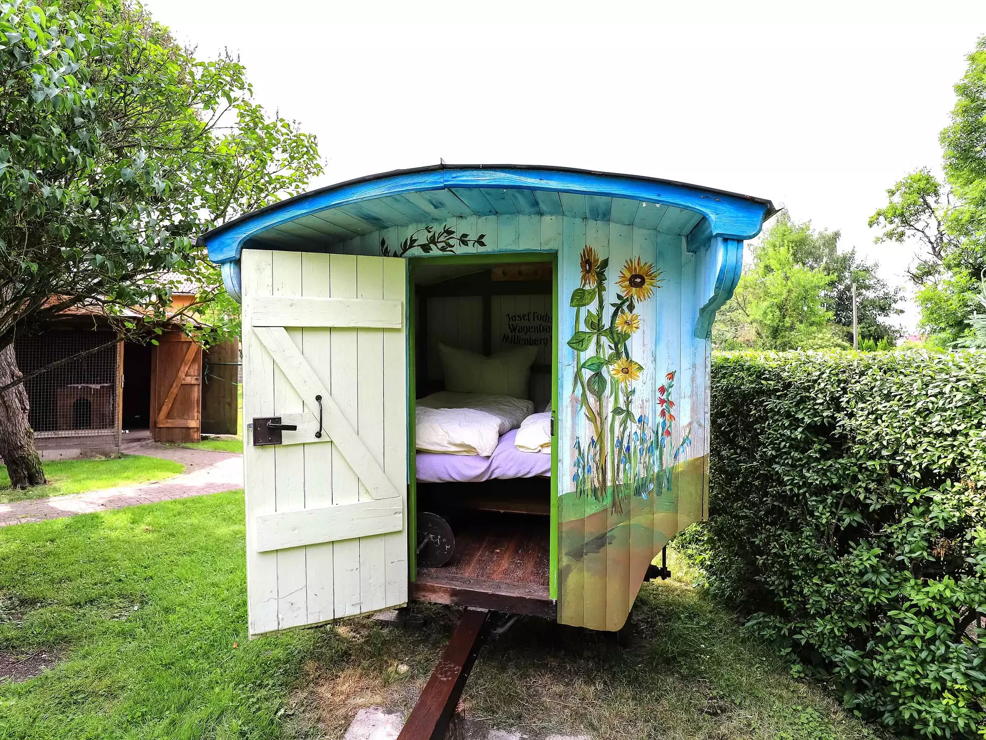 außergewöhnlich übernachten mit Kindern in Thüringen im Schäferwagen in der Rhön