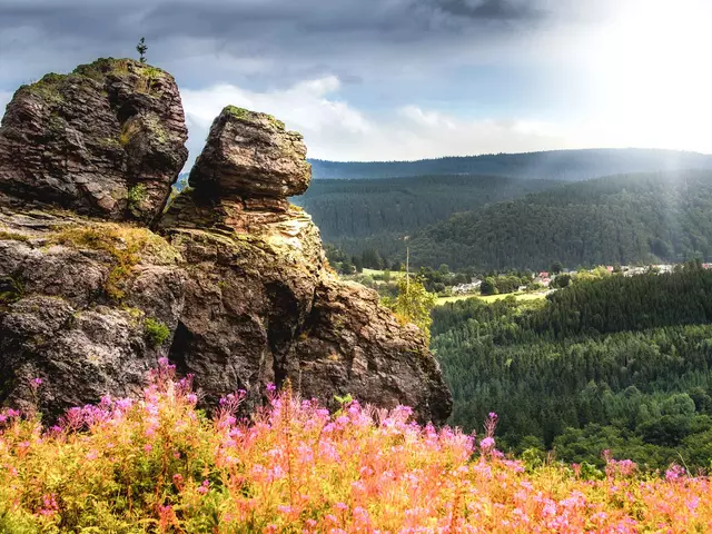 im Wanderurlaub im Thüringer Wald rund um Gehlberg die Aussicht genießen