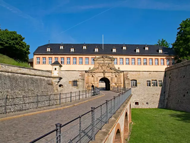 im Urlaub auf dem Bauernhof in Thüringen einen Ausflug zur Festung Petersberg in Erfurt unternehmen und den herrlichen Ausblick auf Erfurt genießen