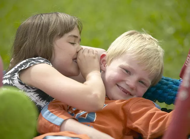 im Familienurlaub in Bayern ist viel Platz zum Spielen für Kinder