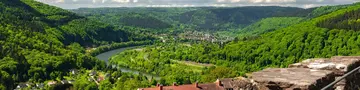 Blick von der Veste Dilsberg ins Neckartal - © Pixabay.com, Heidelbergerin im Urlaub im Odenwald einen Ausflug zur Veste Dilsberg machen und die herrliche Aussicht ins Neckartal genießen