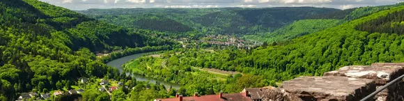 Blick von der Veste Dilsberg ins Neckartal - © Pixabay.com, Heidelbergerin im Urlaub im Odenwald einen Ausflug zur Veste Dilsberg machen und die herrliche Aussicht ins Neckartal genießen
