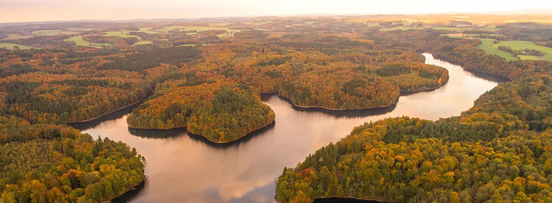 Das Bergische Land ist das Land der Talsperren, die nicht nur Wasserspeicher, sondern auch beliebte Erholungsziele sind.