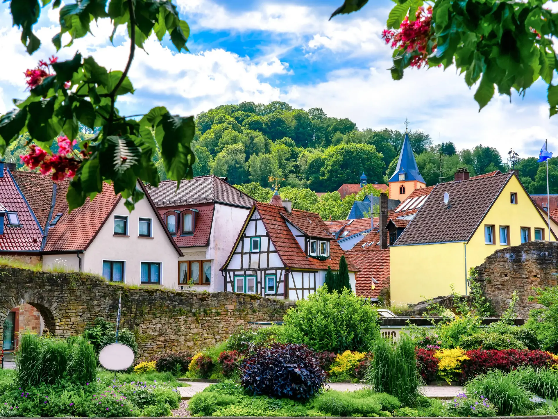 Blick über die Dächer der Fachwerkhäuser in Bad Orb im Spessart, Hessen