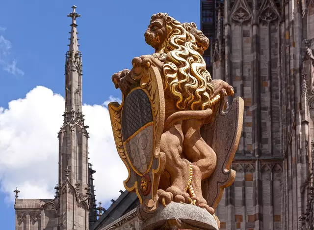 im Urlaub auf der Schwäbischen Alb die Stadt Ulm und das Münster besichtigen