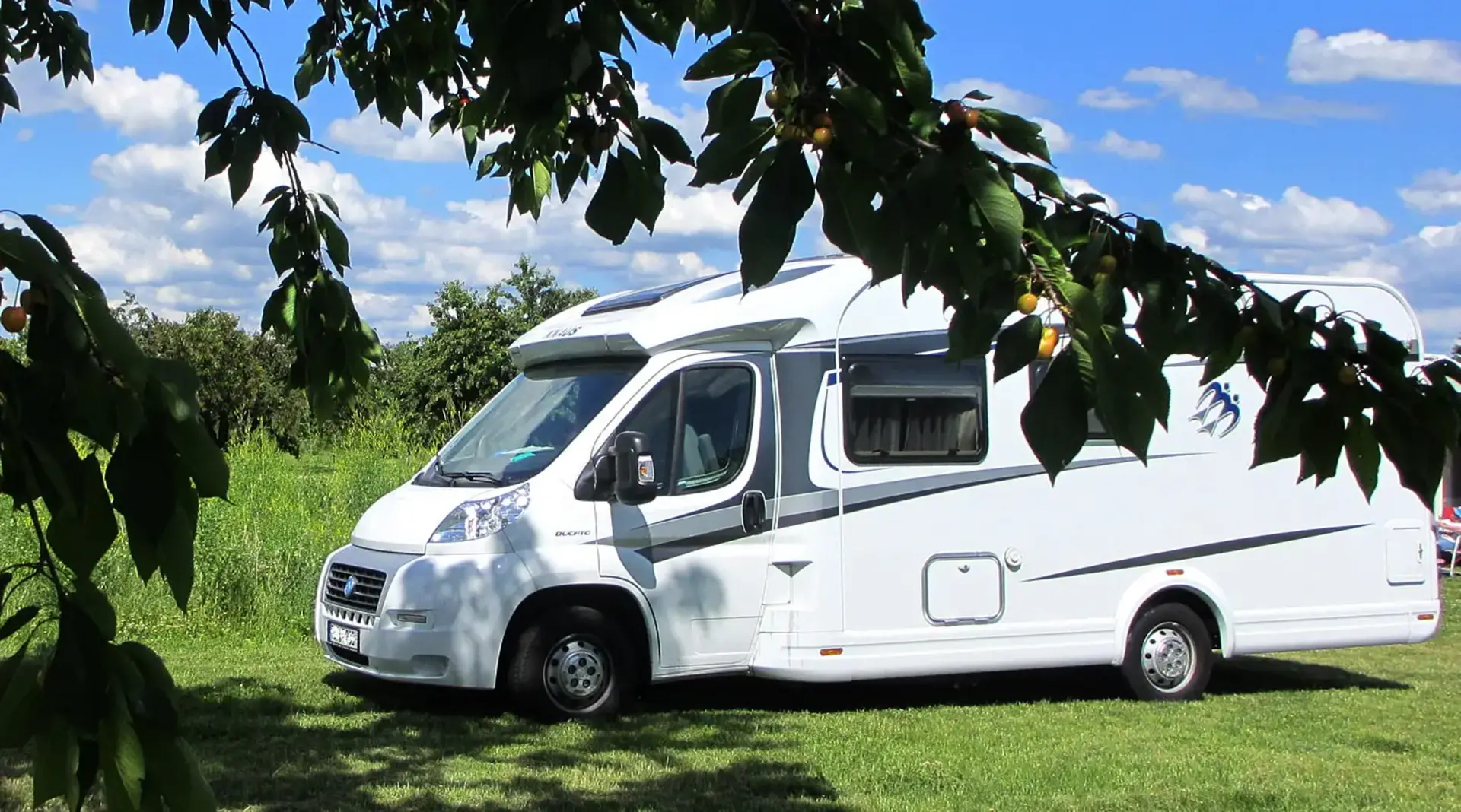 Wohnmobil auf dem Bauernhof - © Urlaub auf dem Bauernhof in Baden-Württemberg e. V., Constanze Bröhmer Camping Urlaub auf dem Bauernhof in Baden-Württemberg mit Wohnmobil, Wohnwagen oder Zelt