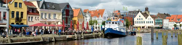 Blick auf den Hafen von Husum, Nordfriesland, Schleswig-Holstein