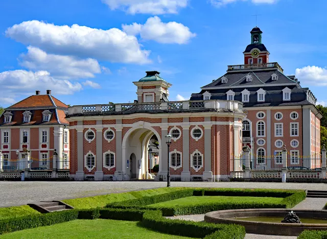 im Urlaub im Kraichgau das Schloss Bruchsal, die Residenz der Fürstbischöfe von Speyer besichtigen