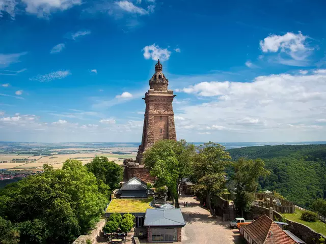 Bei einem Urlaub am Kyffhäuser sollte man das Kyffhäuser-Denkmal besuchen.