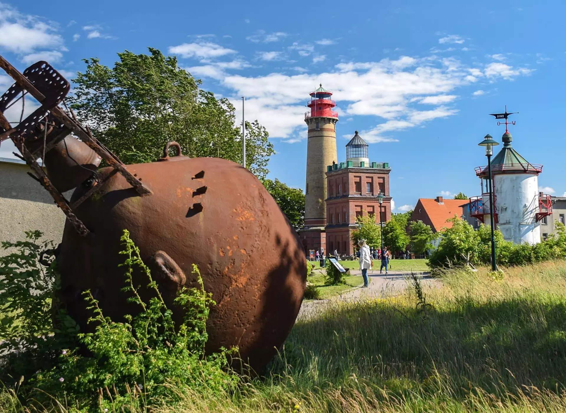 im Rügen Urlaub das Kap Arkona mit den drei Leuchttürmen besuchen