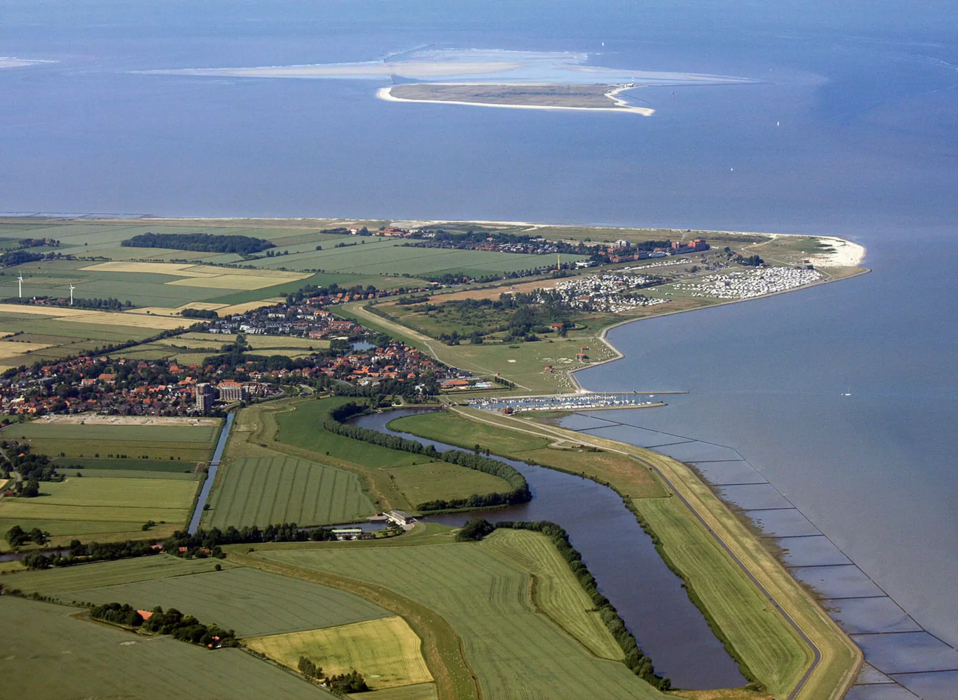Blick auf Hooksiel in der Nordsee - © TourismusMarketing Niedersachsen GmbH, Britta Lamberty im Urlaub auf dem Bauernhof an der Nordsee Hooksiel in Wangerland besuchen