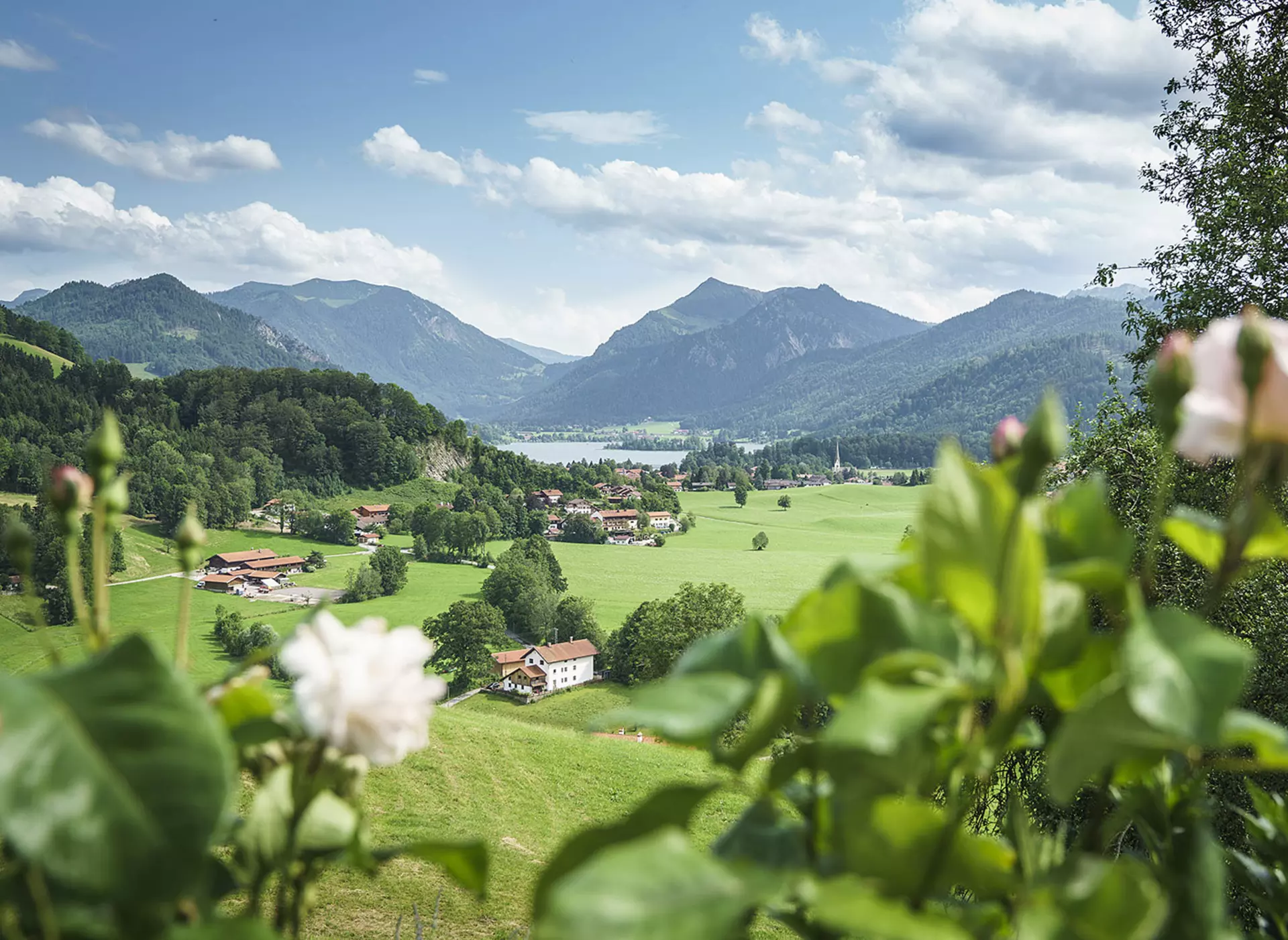Schliersee in den Bayerischen Alpen - © Alpenregion Tergernsee Schliersee, Dietmar Denger im Urlaub auf dem Bauernhof am Schliersee die Alpenregion erkunden