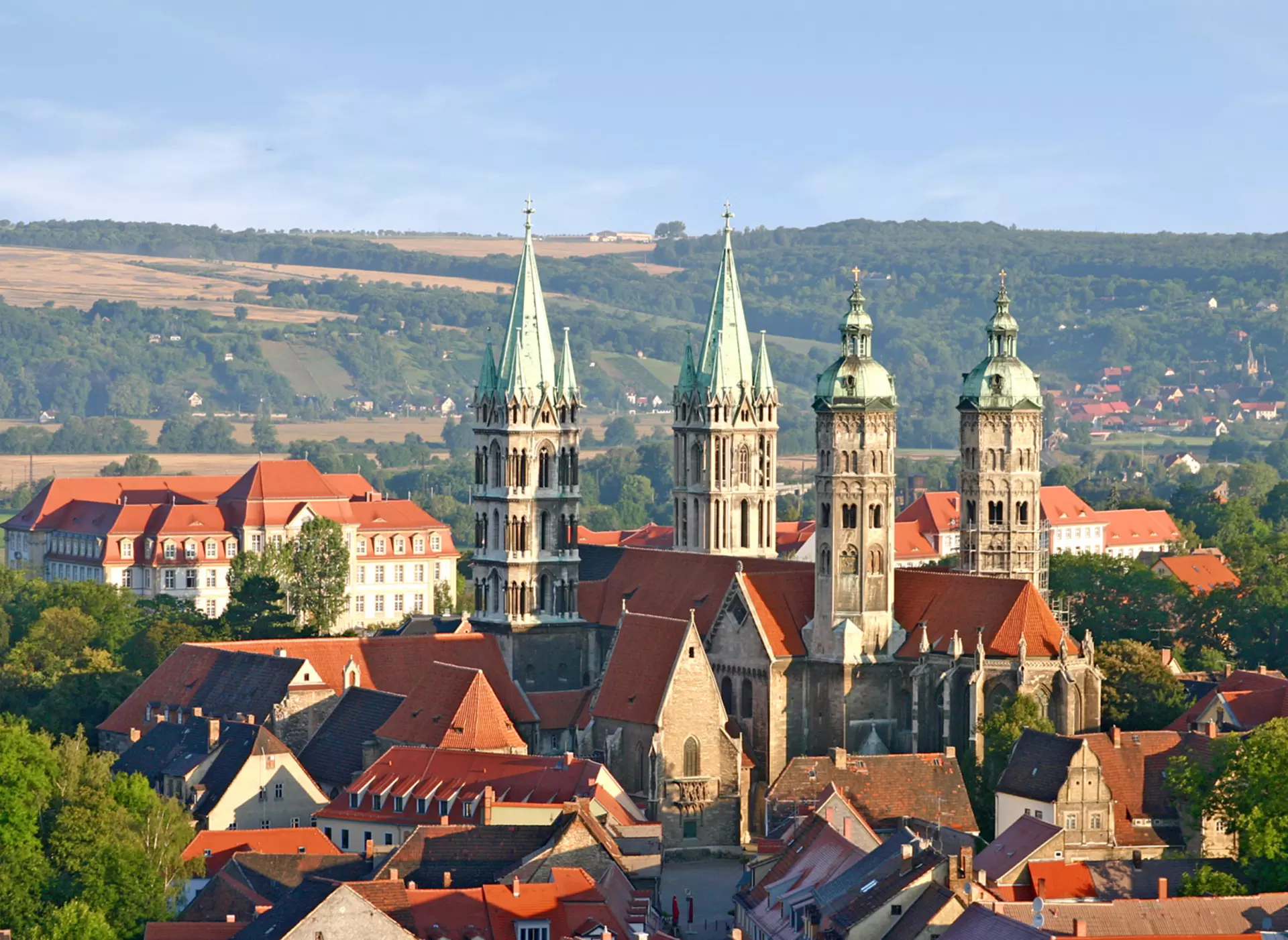 Der heute evangelische Naumburger Dom St. Peter und Paul in Naumburg an der Saale gehört zu den bedeutendsten Kulturdenkmälern an der Straße der Romanik in Sachsen-Anhalt.