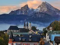 im Urlaub auf dem Bauernhof im Berchtesgadener Land den Blick zum Watzmann genießen
