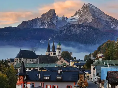 alt="im Urlaub auf dem Bauernhof im Berchtesgadener Land den Blick zum Watzmann genießen"