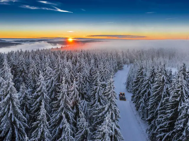 Winterurlaub in Thüringen und den Sonnenuntergang erleben