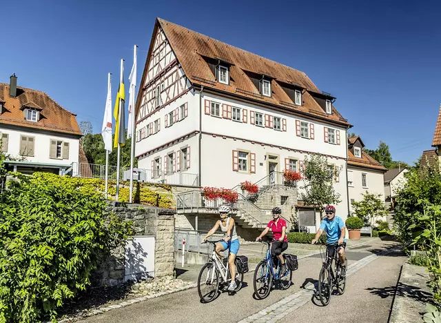 im Urlaub bei Heilbronn eine Radtour auf dem Kocher-Jagst-Radweg machen und Mulfingen-Ailringen besuchen