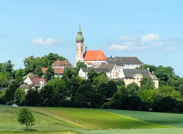 im Urlaub auf dem Bauernhof am Ammersee bei München das Kloster Andechs besuchen