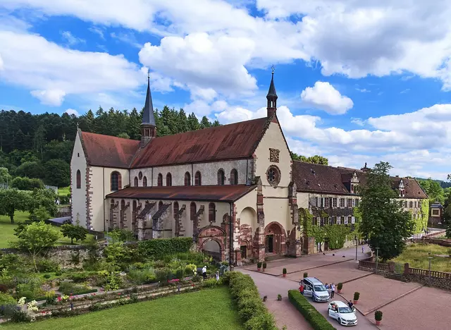 im Urlaub im Taubertal Kloster Bronnbach besuchen