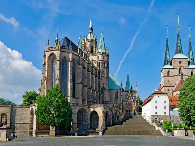 im Urlaub auf dem Bauernhof bei Erfurt einen Ausflug zum Domplatz unternehmen