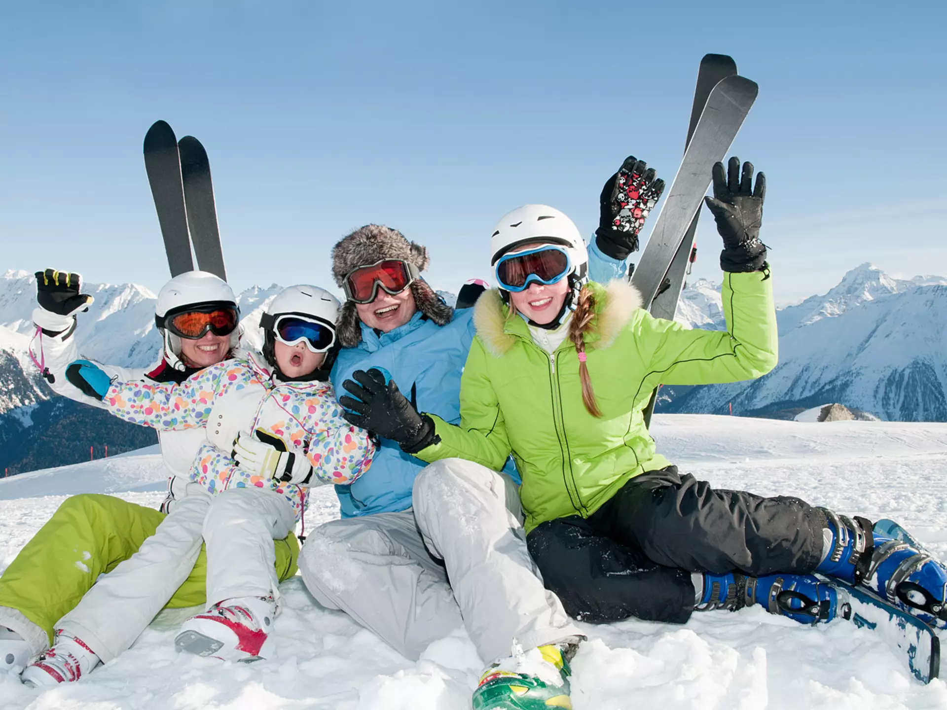 Winterurlaub in den Alpen - © AdobeStock.com, Gorilla Urlaub in den Alpen - Skifahren in den Winterferien in den Alpen