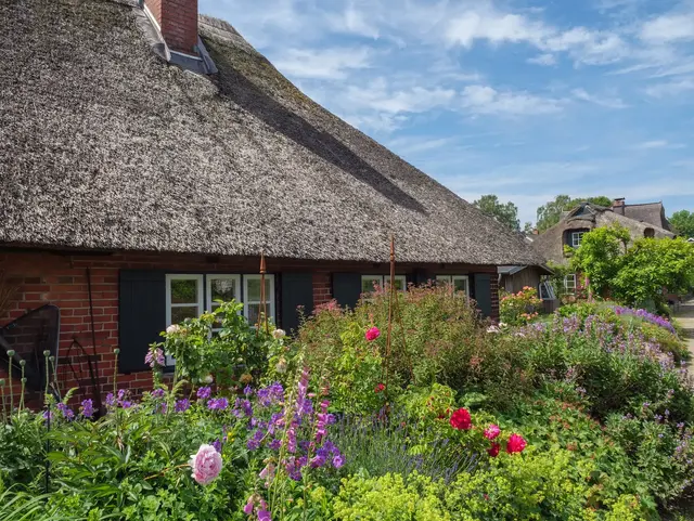 - © Stephan Sühling, Adobe Stock Das kleine Fischerdorf Gothmund an der Trave