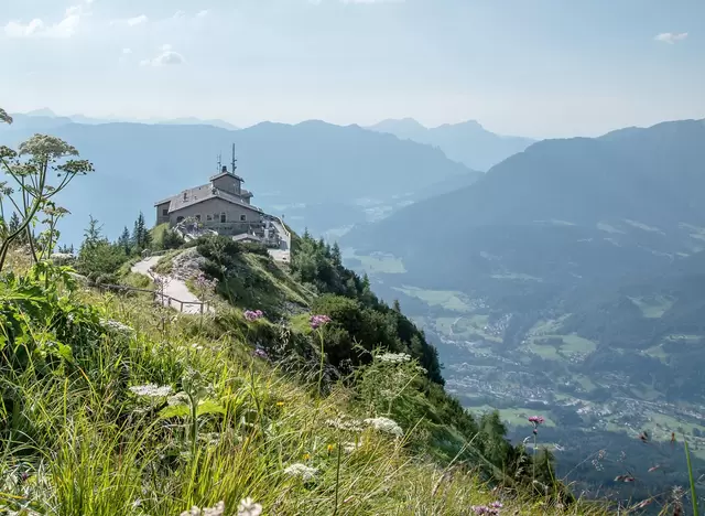 im Urlaub auf dem Bauernhof in Oberbayern zum Kehlsteinhaus im Berchtesgadener Land wandern