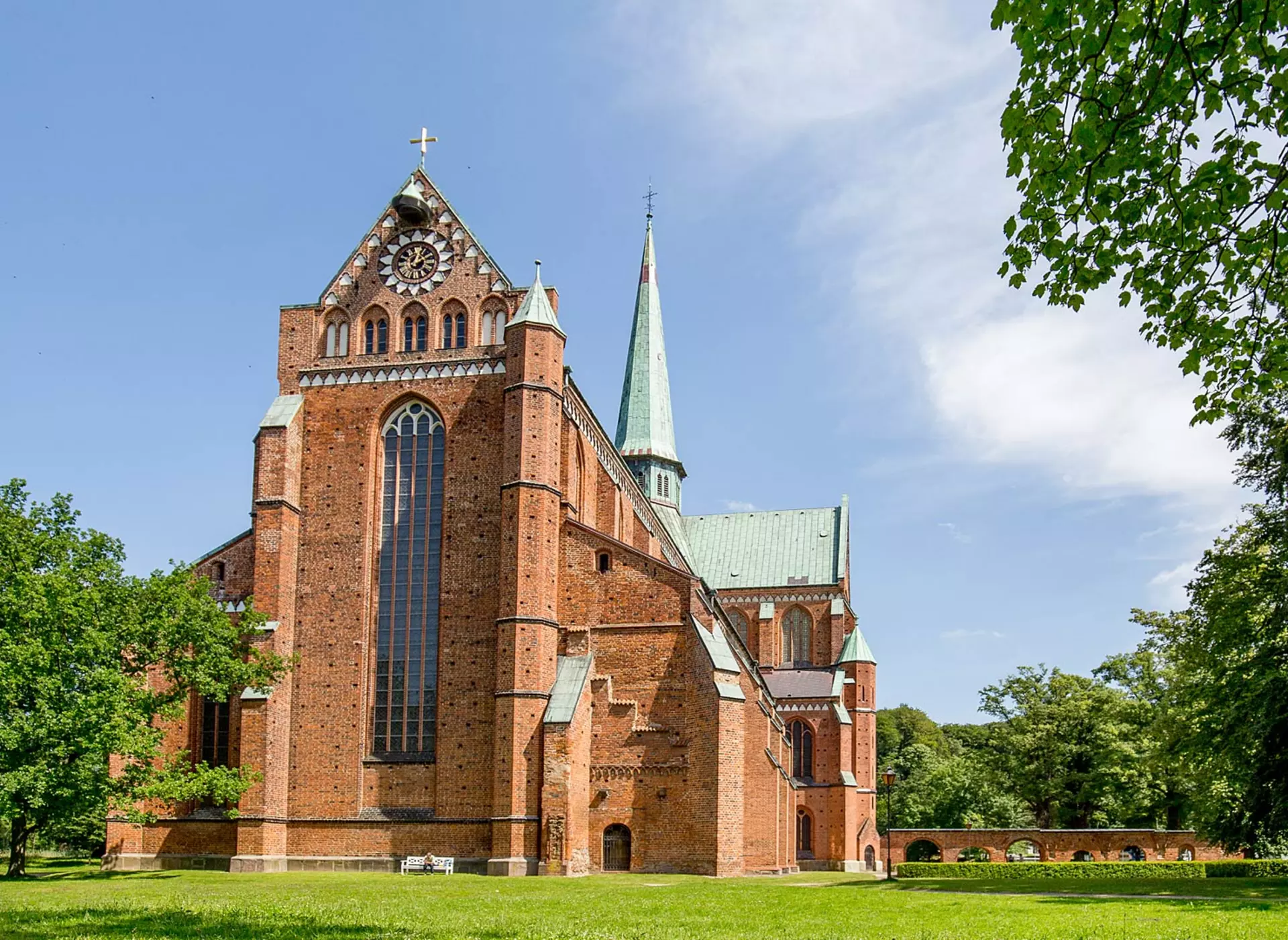 Münster in Bad Doberan - © Tourismusverband Mecklenburg-Vorpommern, Susanne Krauss im Urlaub die Mecklenburgische Ostsee erkunden und das Doberaner Münster bestaunen