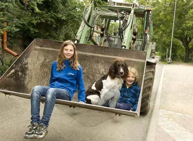 im Urlaub auf dem Bauernhof am Bodensee viel Zeit mit dem Hund verbringen