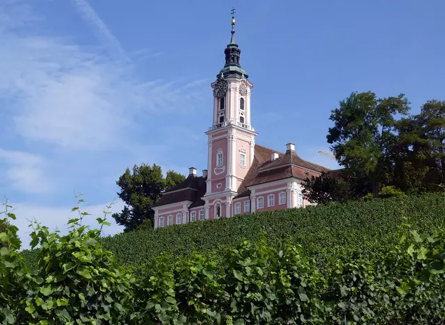 im Urlaub am Bodensee die Wallfahrtskirche Birnau an der Oberschwäbischen Barockstraße besichtigen