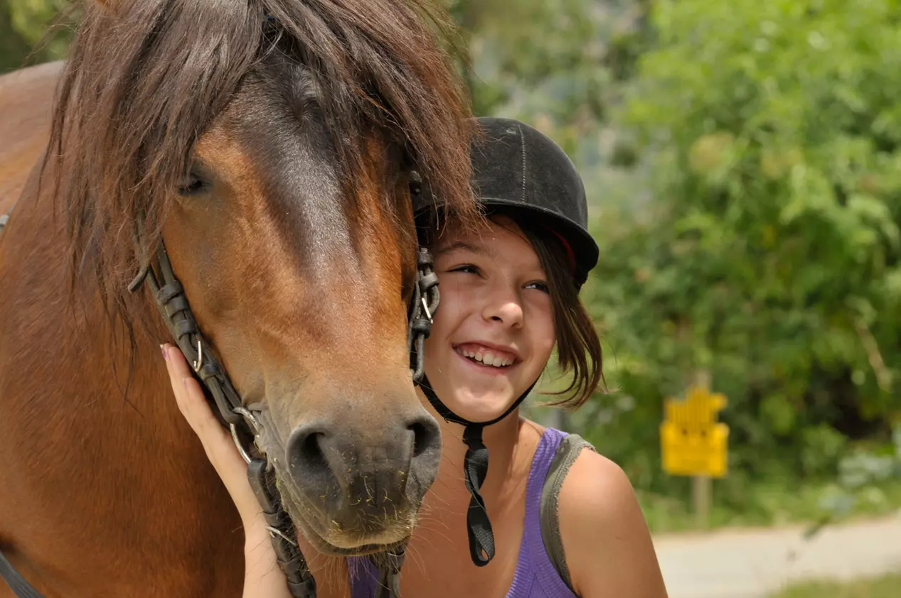 Beste-Freunde - © , Susanne Mölle
ein Mädchen und ihr Pony