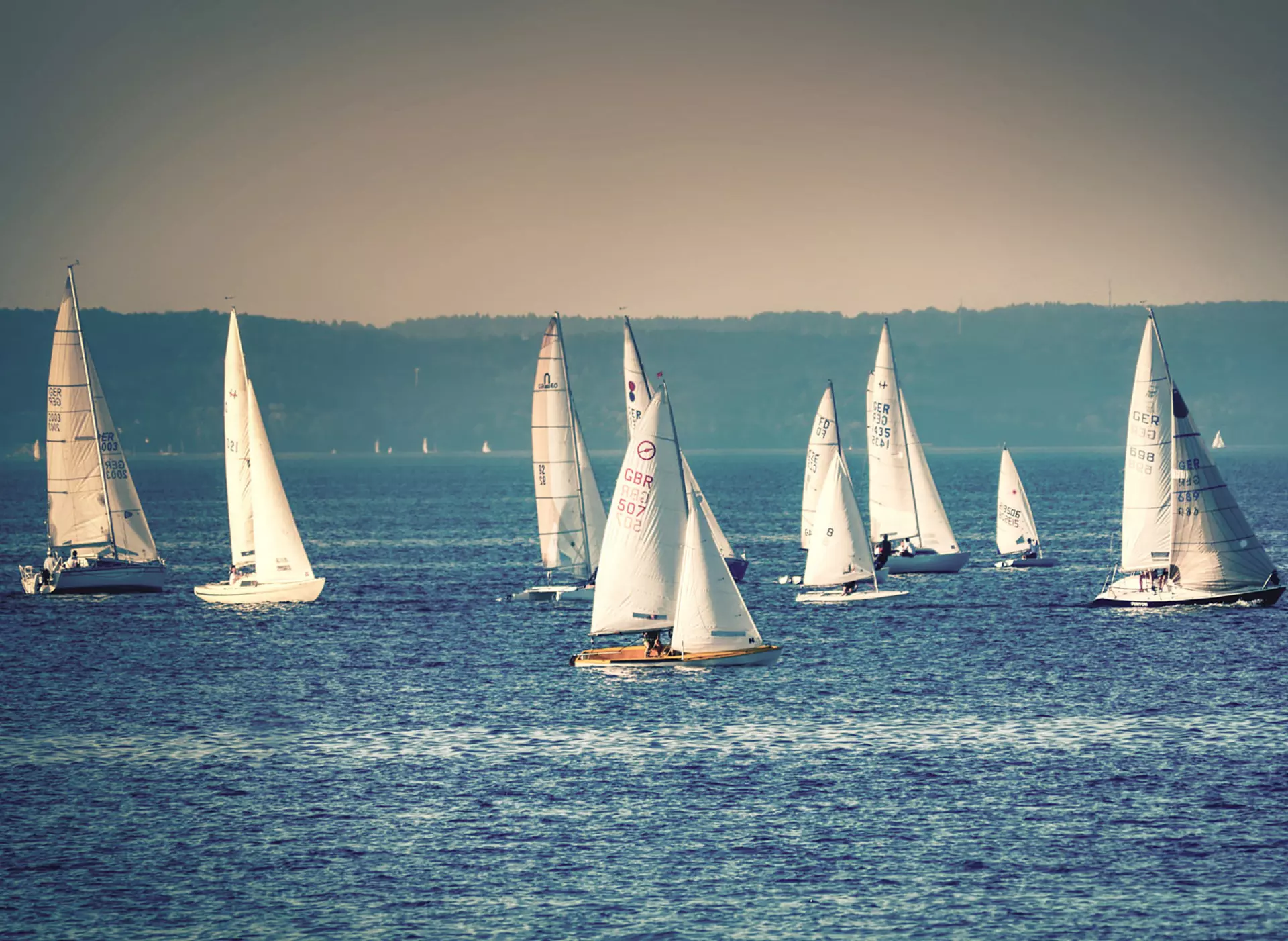 Seegelboote auf dem Starnberger See - © Pixabay.com, Albrecht Fietz im Urlaub am Starnberger See die Seegelboote bestaunen