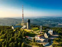Inselberg im Thüringer Wald - © Paul Hentschel, Tourismus GmbH Brotterode-Trusetal Vom Inselberg bei Brotterode-Trusetal hat man einen herrlichen Ausblick in den Thüringer Wald.