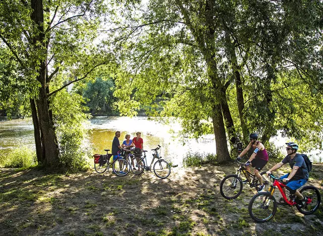 im Urlaub in Thüringen eine Radtour auf dem Saale Radwanderweg unternehmen