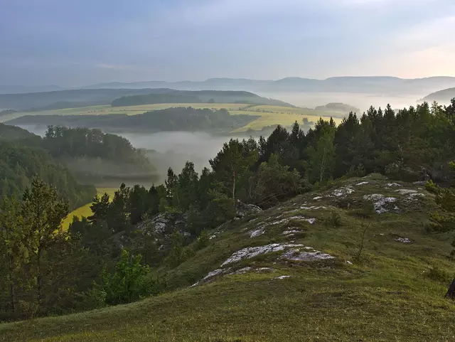 Herrliche Ausblicke beim Wandern im Harz.