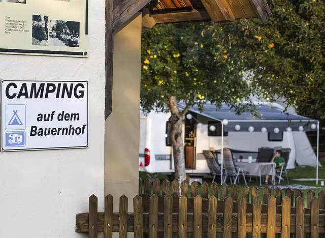 Campingurlaub auf dem Bauernhof in Bayern verbringen