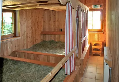 heuhotel Rheinland-Pfalz Im Heu toben, viel Spaß mit Freunden haben und den Urlaub auf dem Bauernhof genießen.Ferien im Heuhotel in Rheinland-Pfalz