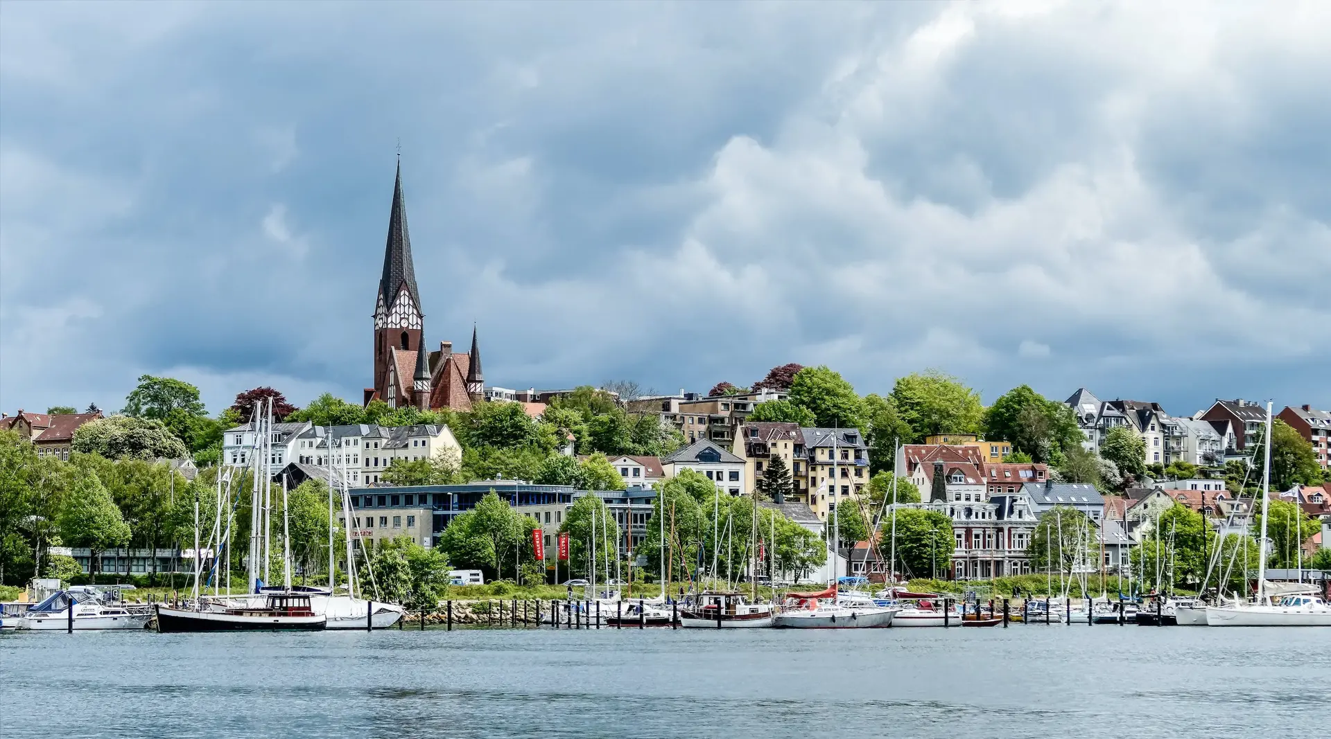 Hafen in Flensburg in Schleswig-Holstein - © rudiernst, AdobeStock Blick auf den Flensburger Hafen