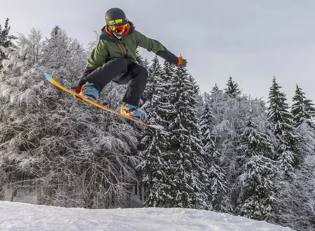 Winterurlaub in Thüringen verbringen und in der Skiarea Heubach bei Masserberg Snowboard fahren