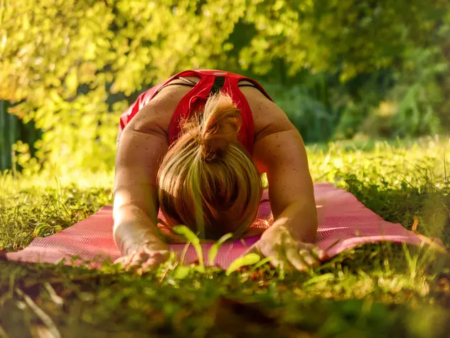 Wellness und Entspannung auf dem Kneipp Ferienhof im Garten genießen